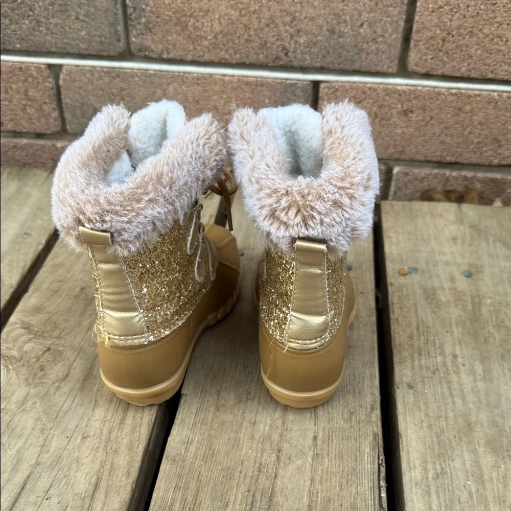 Fabkids Shimmering Glitter Gold Fur Duck Boots Size 10